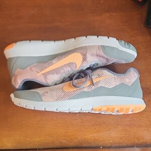 Nike Womens Athletic Shoes. Never Worn. Size 11